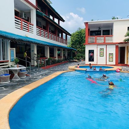 Badladz Staycation Condos Puerto Galera Exteriér fotografie