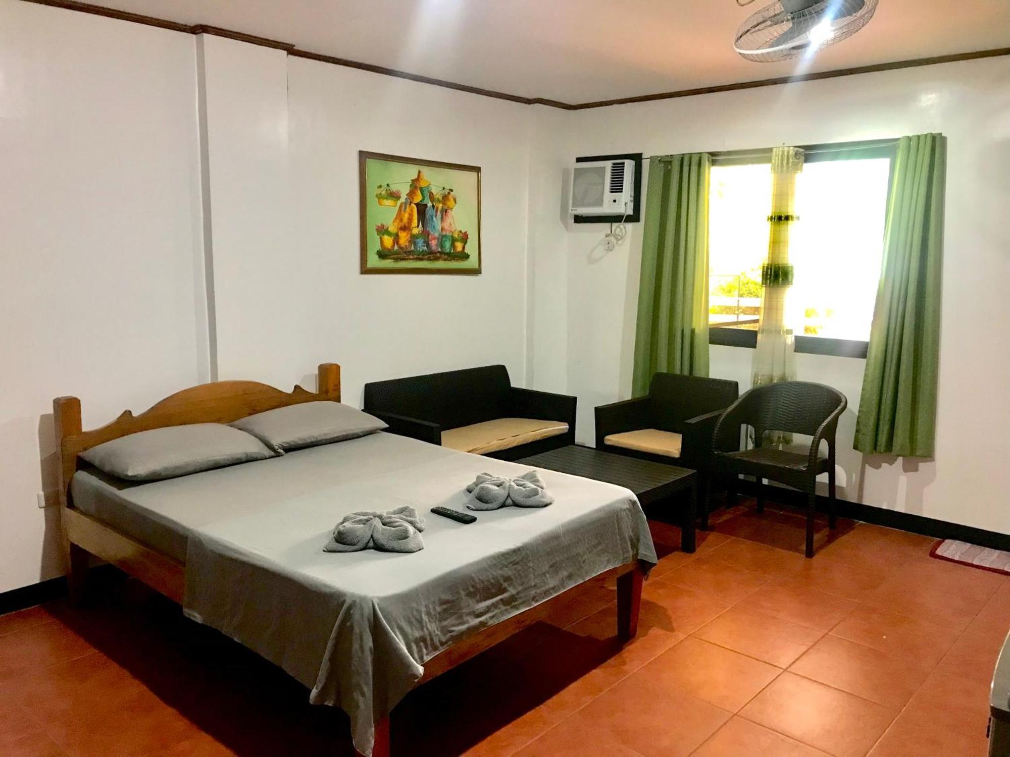 Badladz Staycation Condos Puerto Galera Exteriér fotografie
