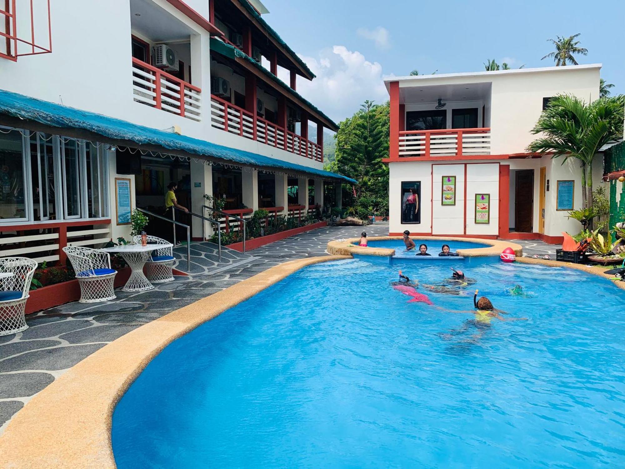 Badladz Staycation Condos Puerto Galera Exteriér fotografie