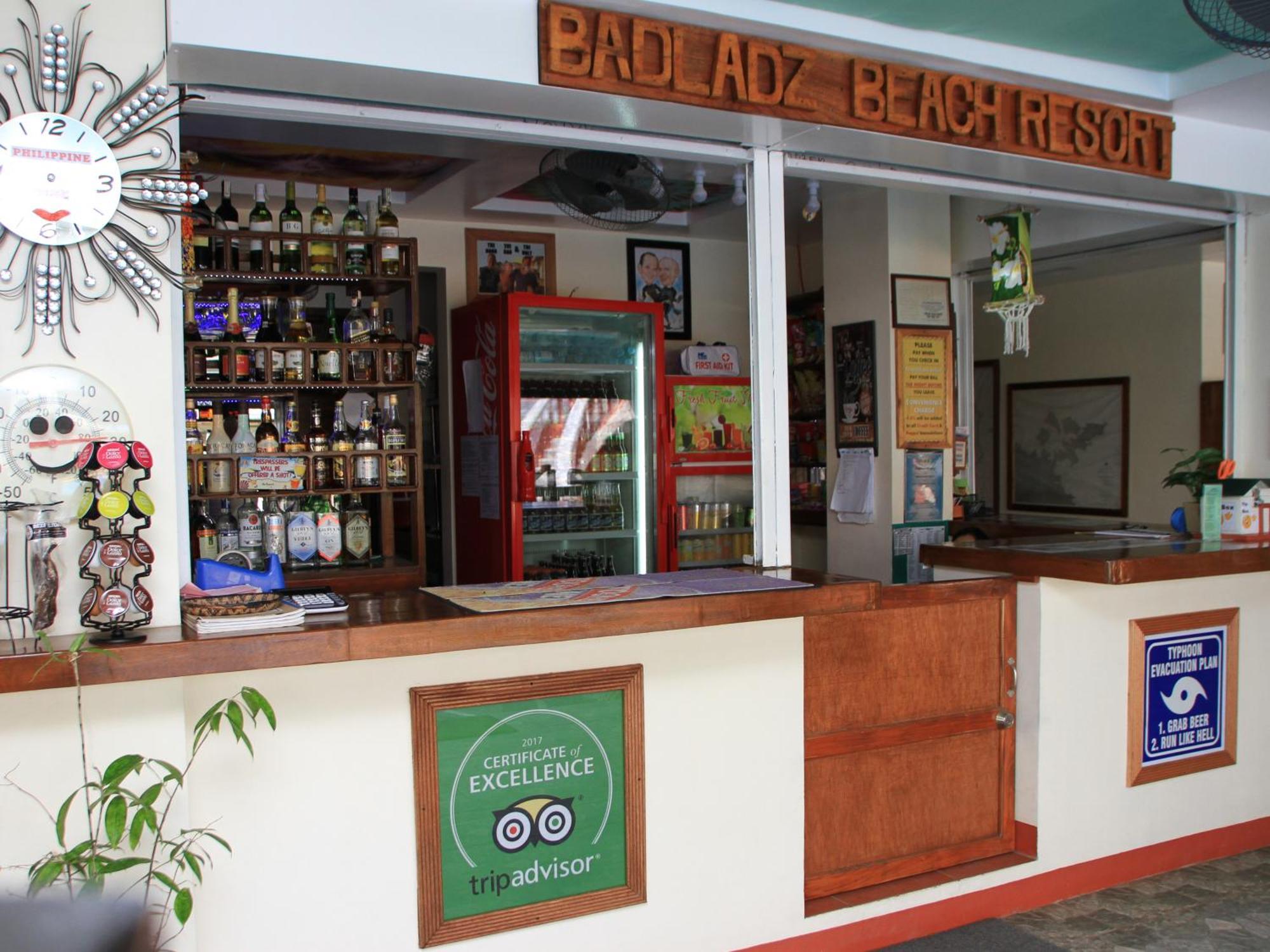 Badladz Staycation Condos Puerto Galera Exteriér fotografie